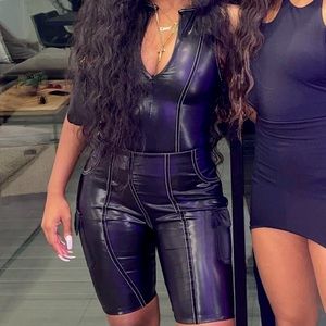 MANIERE DE VOIR LEATHER TWO PIECE SET